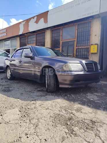 Mercedes C 180 1994, 429,650 km - 1.8 l - Quba