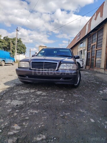 Mercedes C 180 1994, 429,650 km - 1.8 l - Quba