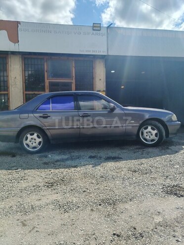 Mercedes C 180 1994, 429,650 km - 1.8 l - Quba