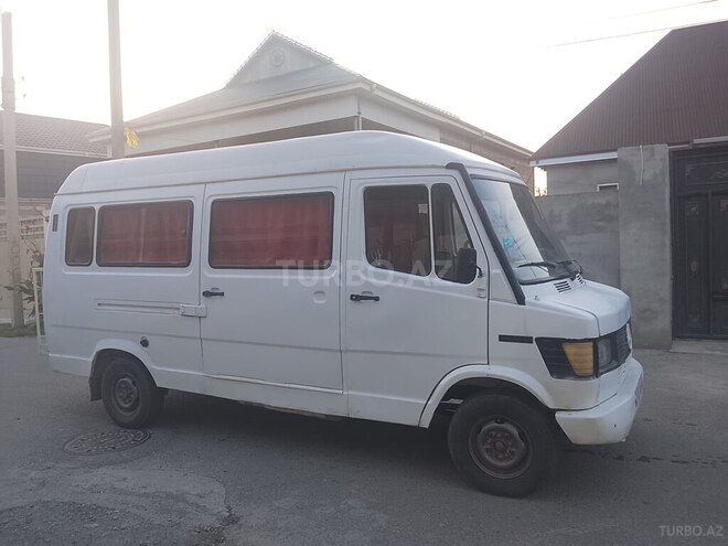 Mercedes 208 D 1993, 170,000 km - 2.9 l - Ağcabədi