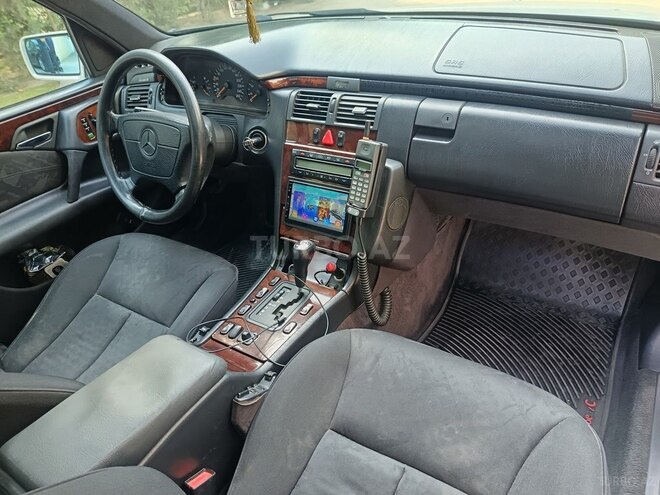 Mercedes E 240 1997, 460,945 km - 2.4 l - Bakı
