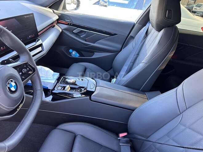 BMW 530e 2024, 10,380 km - 2.0 l - Bakı