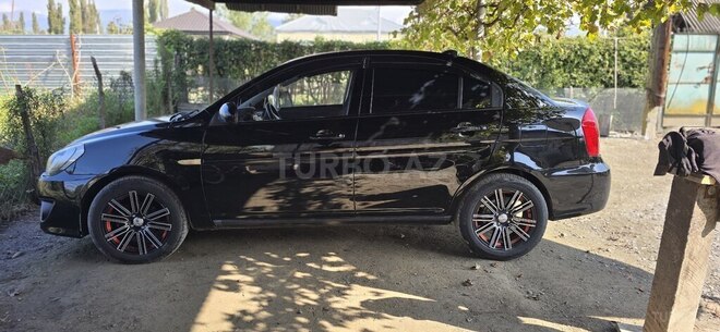 Hyundai Verna 2010, 261,000 km - 1.6 л - Balakən