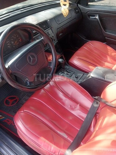 Mercedes C 200 1995, 400,000 km - 2.0 l - Qax