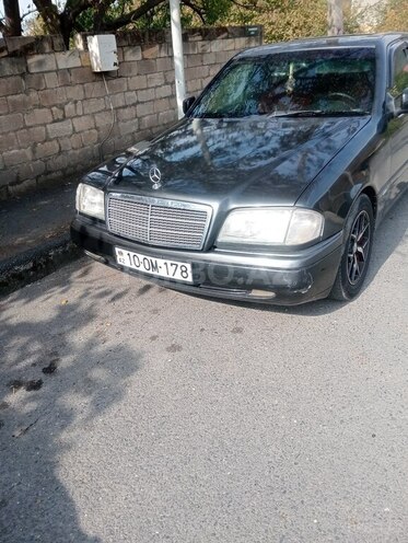 Mercedes C 200 1995, 400,000 km - 2.0 l - Qax