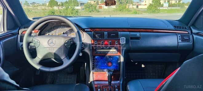 Mercedes E 270 2001, 361,071 km - 2.7 l - Bakı