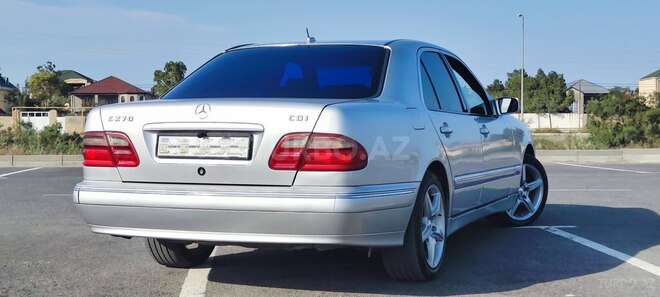 Mercedes E 270 2001, 361,071 km - 2.7 l - Bakı
