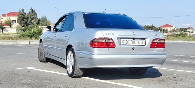 Mercedes E 270 2001, 361,071 km - 2.7 l - Bakı