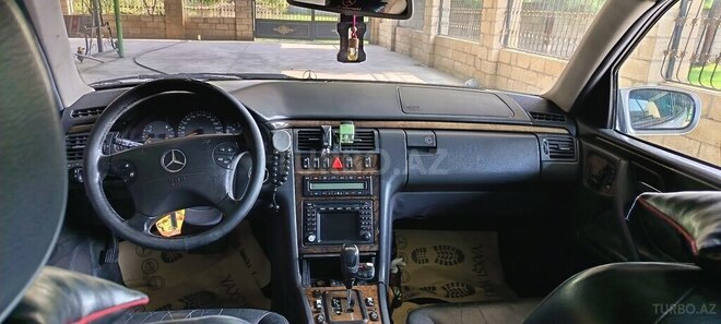 Mercedes E 320 2000, 296,668 km - 3.2 l - Sabirabad
