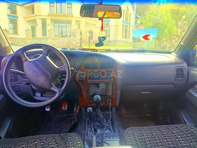 Nissan Pathfinder 1998, 312,489 km - 3.3 l - Qusar