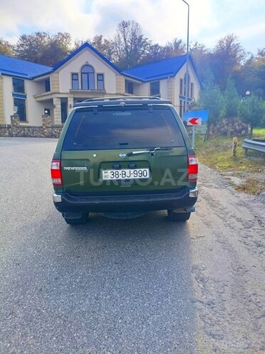 Nissan Pathfinder 1998, 312,489 km - 3.3 l - Qusar