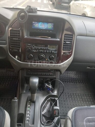 Mitsubishi Pajero 2001, 290,000 km - 3.0 l - Bakı