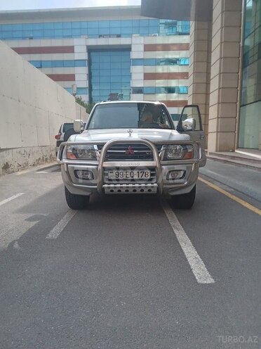 Mitsubishi Pajero 2001, 290,000 km - 3.0 l - Bakı
