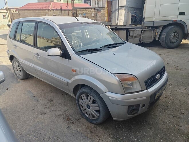 Ford Fusion 2009, 318,000 km - 1.4 л - Sumqayıt