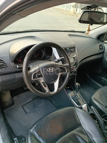 Hyundai Accent 2011, 270,810 km - 1.6 l - Bakı