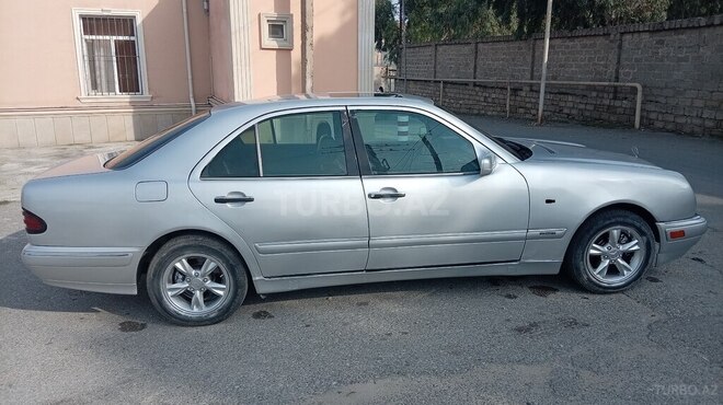 Mercedes E 300 1995, 251,644 km - 3.0 l - Bakı