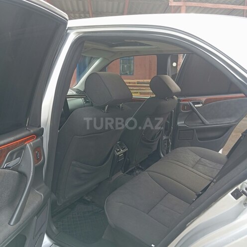 Mercedes E 240 1999, 250,000 km - 2.4 l - İmişli