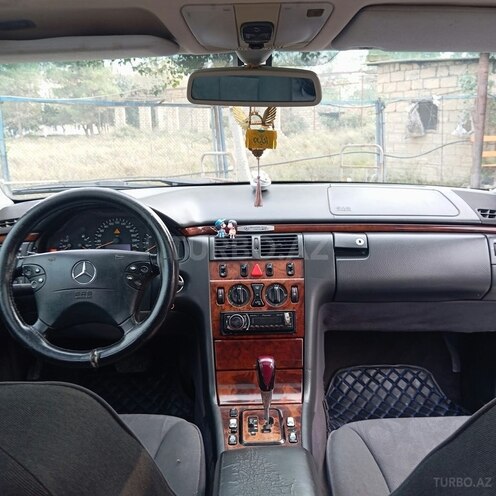 Mercedes E 240 1999, 250,000 km - 2.4 l - İmişli