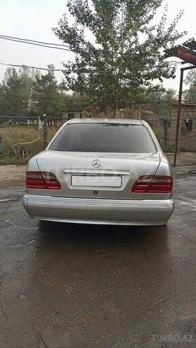 Mercedes E 240 1999, 250,000 km - 2.4 l - İmişli