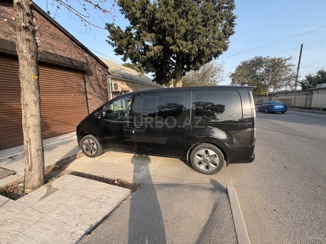Hyundai Staria 2024, 9,900 km - 2.2 l - Bakı