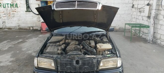 Mercedes C 230 1995, 407,000 km - 2.3 l - Şəki