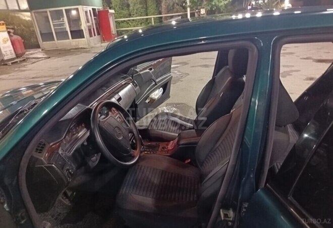 Mercedes E 240 1998, 423,112 km - 2.4 l - Bakı