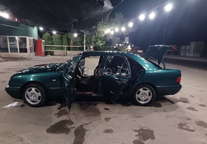 Mercedes E 240 1998, 423,112 km - 2.4 l - Bakı
