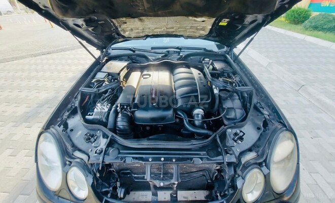 Mercedes E 220 2005, 273,000 km - 2.2 л - Bakı