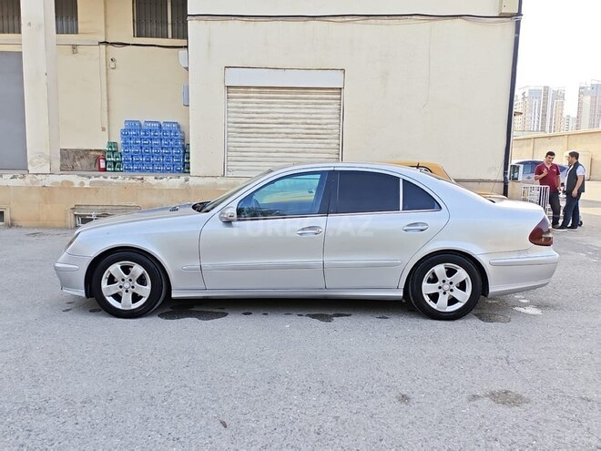 Mercedes E 270 2002, 301,000 km - 2.7 l - Bakı