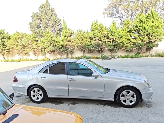 Mercedes E 270 2002, 301,000 km - 2.7 l - Bakı