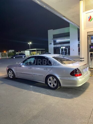 Mercedes E 270 2002, 301,000 km - 2.7 l - Bakı