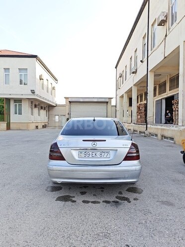 Mercedes E 270 2002, 301,000 km - 2.7 l - Bakı