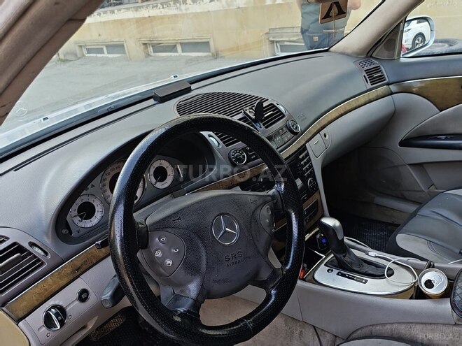 Mercedes E 270 2002, 301,000 km - 2.7 l - Bakı