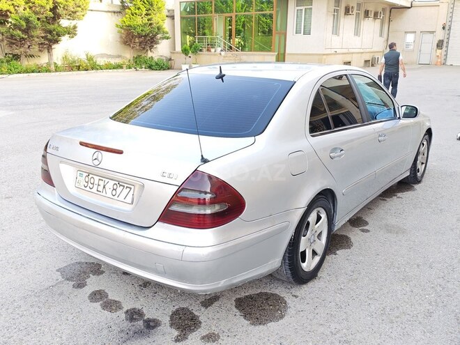 Mercedes E 270 2002, 301,000 km - 2.7 l - Bakı
