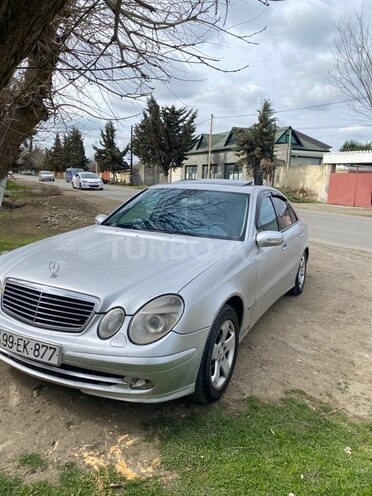 Mercedes E 270 2002, 301,000 km - 2.7 l - Bakı