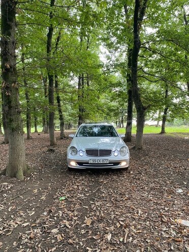 Mercedes E 270 2002, 301,000 km - 2.7 l - Bakı