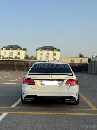 Mercedes E 250 2011, 275,000 km - 1.8 л - Bakı