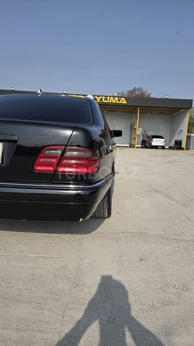 Mercedes E 320 1998, 332,233 km - 3.2 l - Hacıqabul