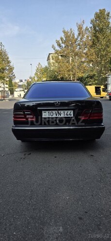 Mercedes E 240 2000, 810,353 km - 2.6 l - Mingəçevir
