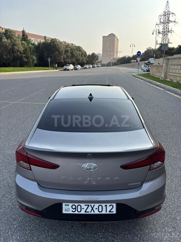 Hyundai Elantra 2019, 130,000 km - 2.0 л - Bakı
