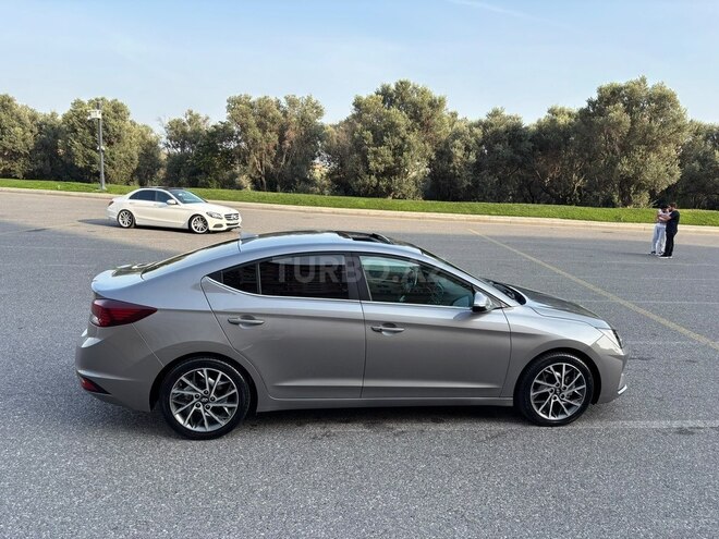 Hyundai Elantra 2019, 130,000 km - 2.0 л - Bakı