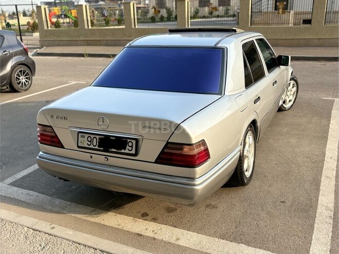 Mercedes E 220 1994, 354,000 km - 2.2 l - Bakı
