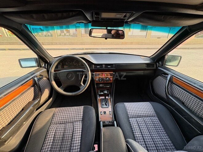 Mercedes E 220 1994, 354,000 km - 2.2 l - Bakı