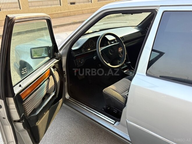 Mercedes E 220 1994, 354,000 km - 2.2 l - Bakı