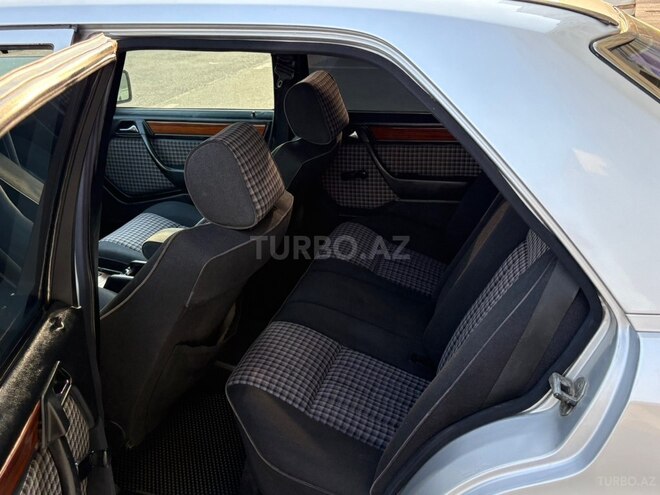 Mercedes E 220 1994, 354,000 km - 2.2 l - Bakı