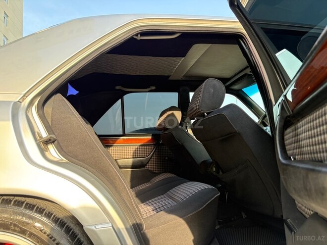 Mercedes E 220 1994, 354,000 km - 2.2 l - Bakı
