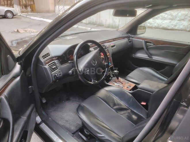 Mercedes E 270 2000, 428,646 km - 2.7 л - Sumqayıt