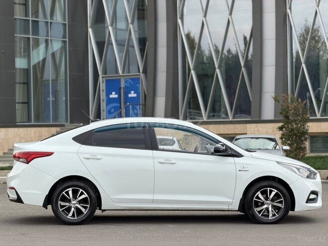 Hyundai Solaris 2017, 296,000 km - 1.6 l - Gəncə