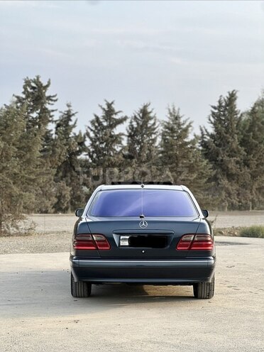 Mercedes E 270 2001, 586,000 km - 2.7 л - Ağcabədi