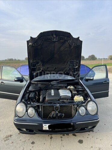 Mercedes E 270 2001, 586,000 km - 2.7 л - Ağcabədi